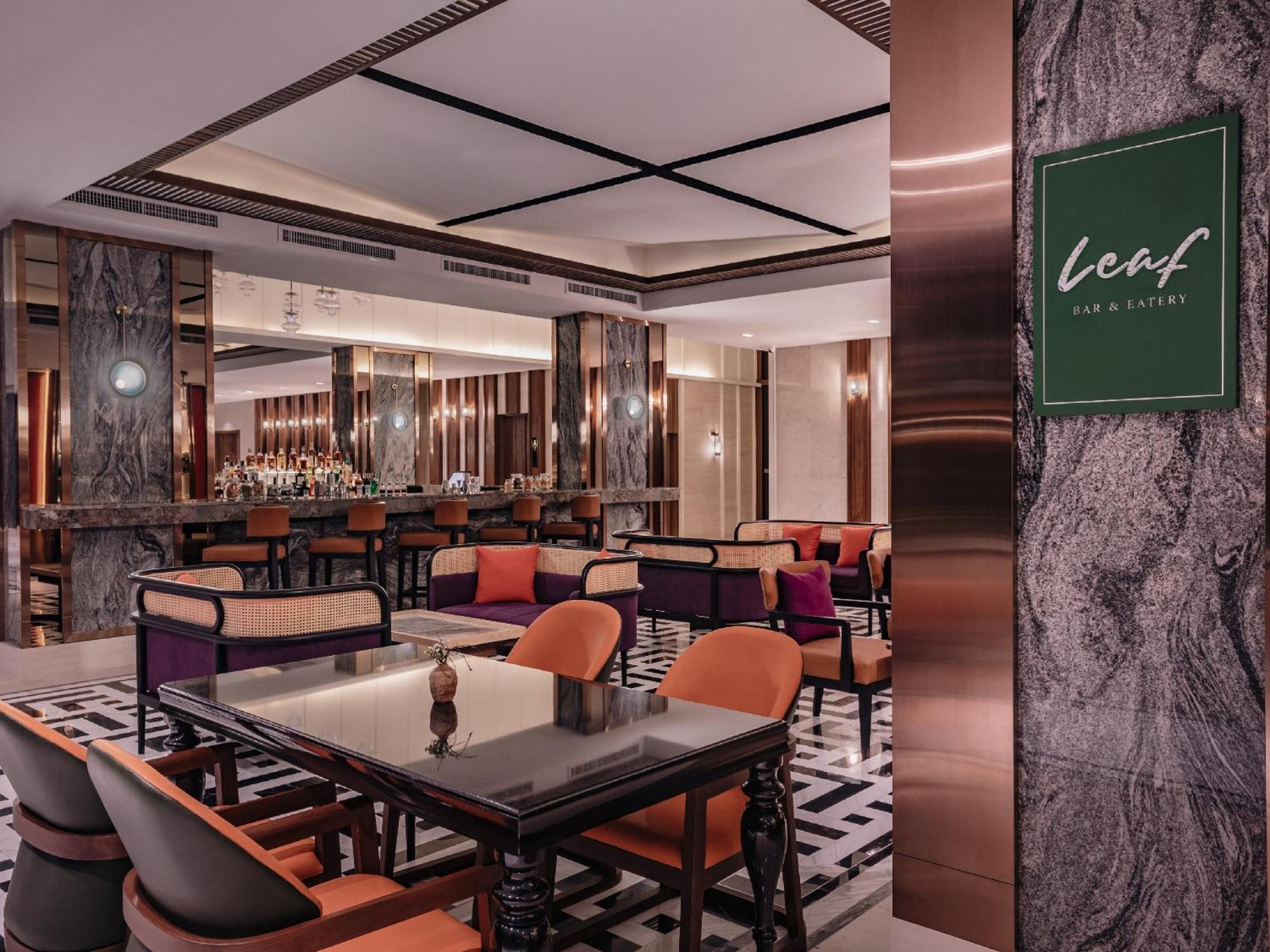Nysa Hotel Bangkok Sukhumvit 11 Exterior foto Verf Bar & Lounge
