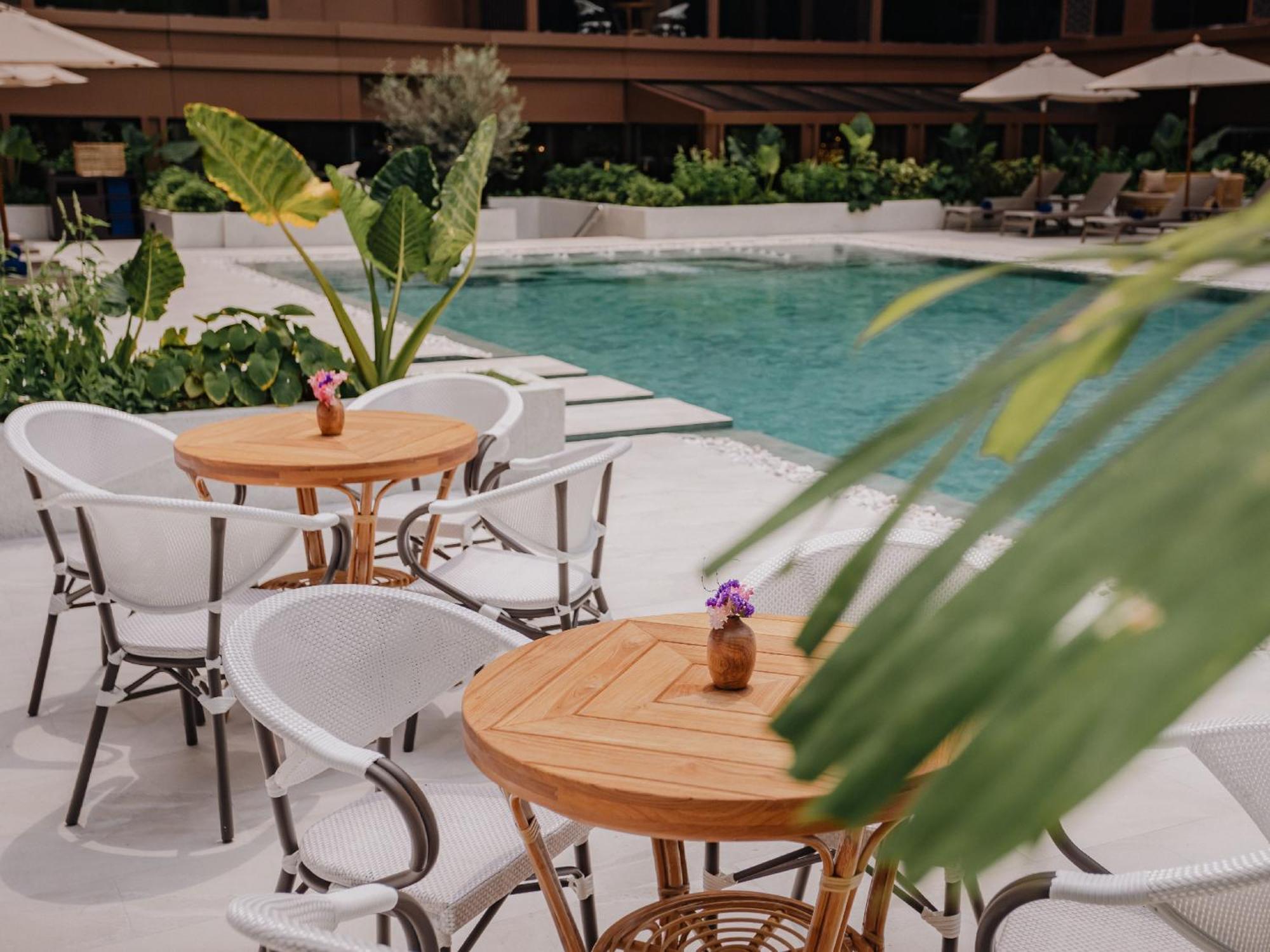 Nysa Hotel Bangkok Sukhumvit 11 Exterior foto The pool at the hotel
