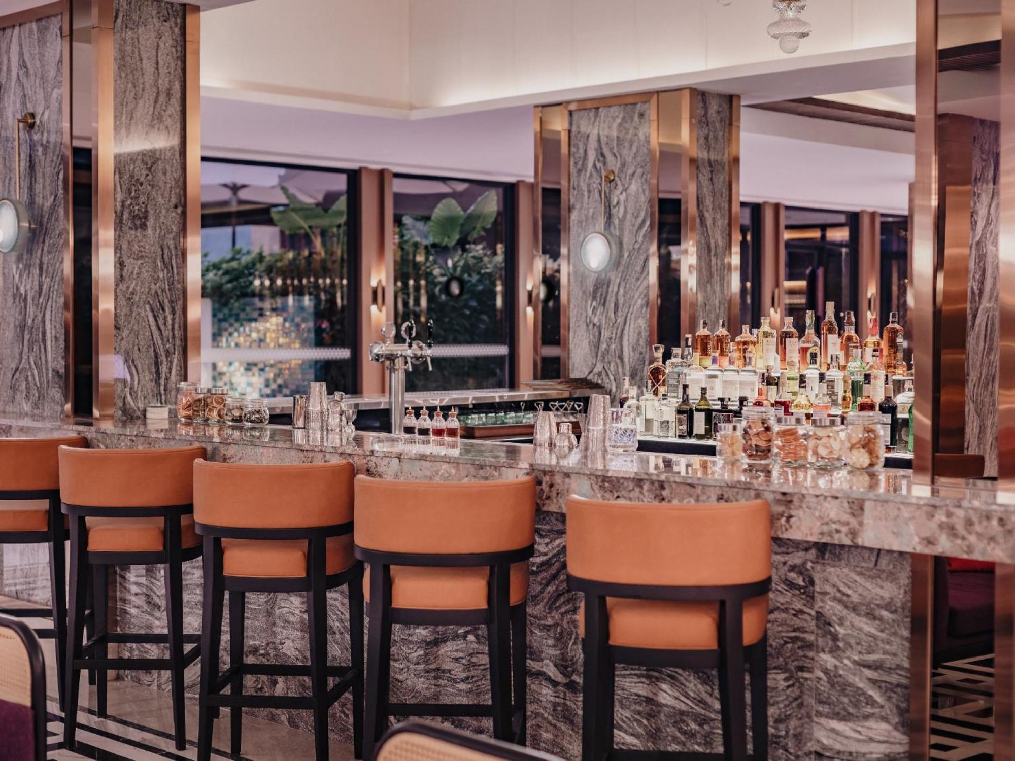 Nysa Hotel Bangkok Sukhumvit 11 Exterior foto The bar at the 1919
