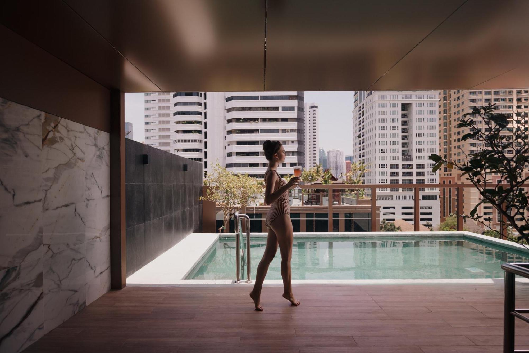 Nysa Hotel Bangkok Sukhumvit 11 Exterior foto The rooftop pool at The Standard, Bangkok Sukhumvit