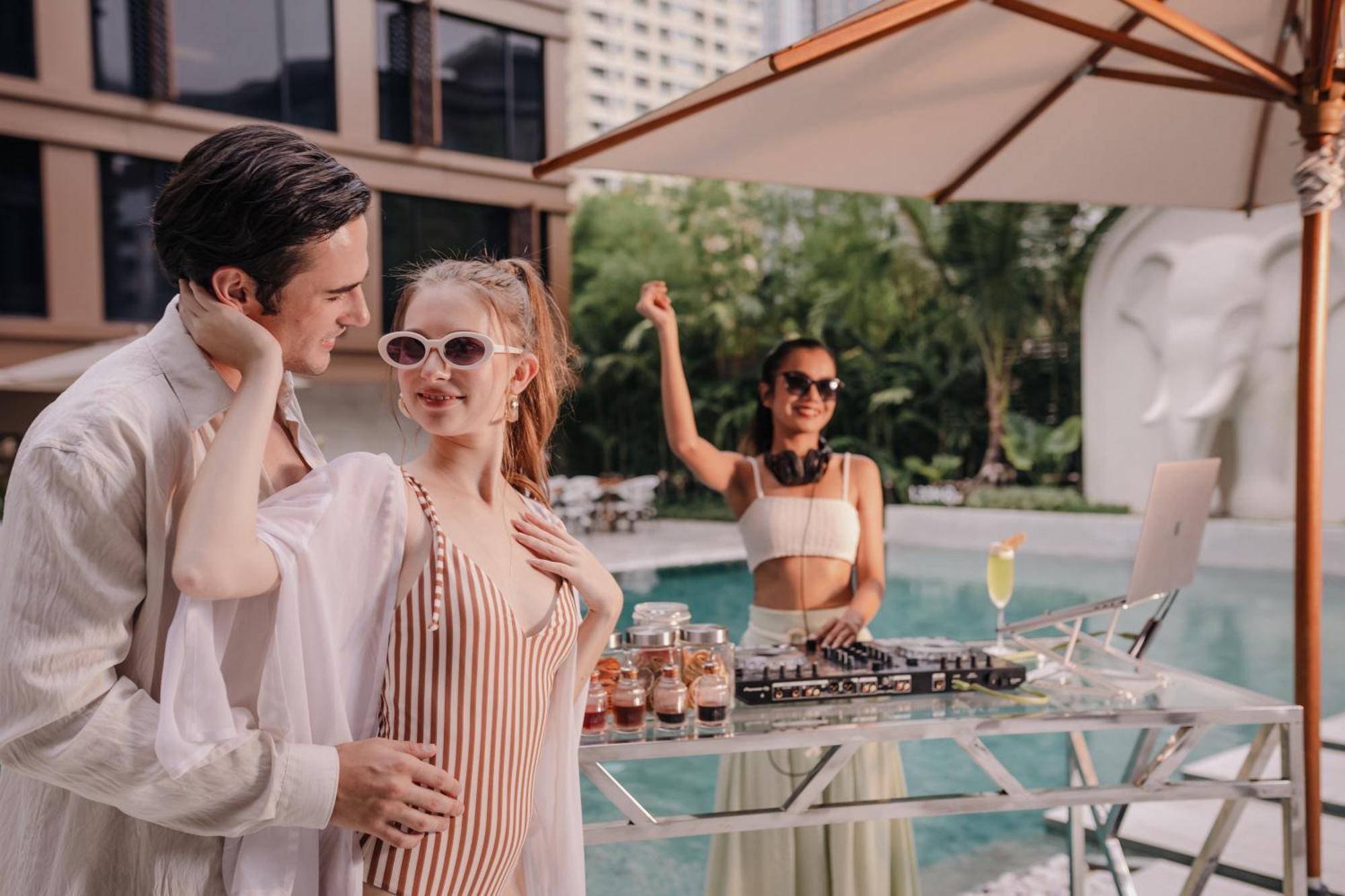 Nysa Hotel Bangkok Sukhumvit 11 Exterior foto The Pool Club